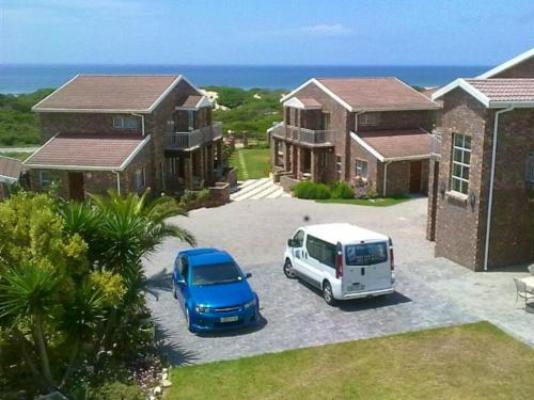 Whales Way Lodge - Property / Building