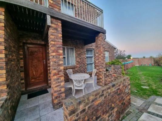 Whales Way Lodge - Facade or entrance