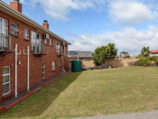 Whales Way Lodge - Garden