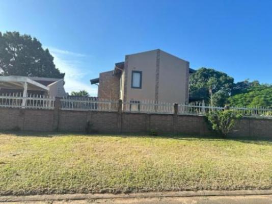 Masithandane Lodge - Street view