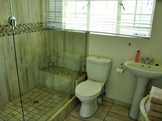 Room image 3