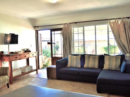 Dullstroom Artist Cottages - 263766