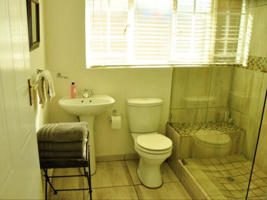 Room image 6