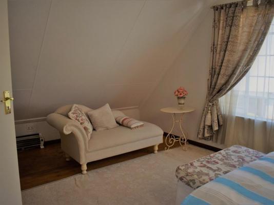 Room image 1
