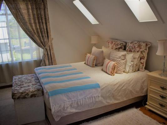 Room image 4