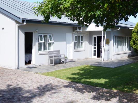 Aloes Guest House - 263870