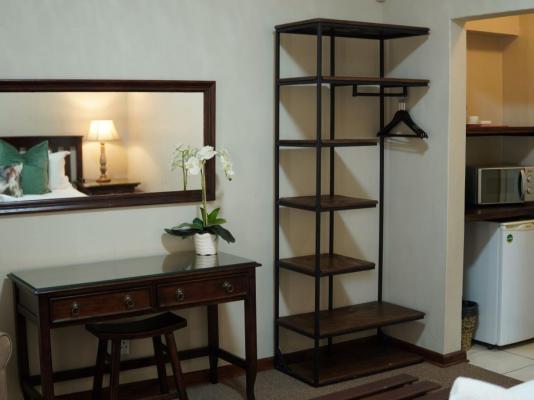 Room image 11