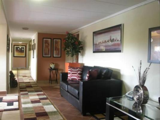 Queen's Place Apartments - 263914