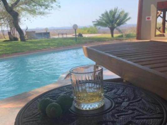 Hemelgrond - Swimming pool