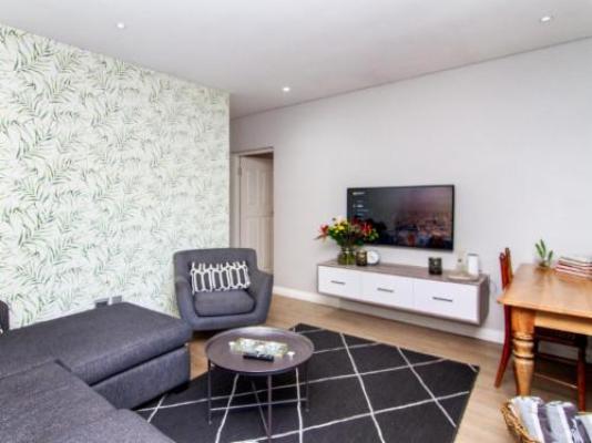 Durbanville Self Catering Apartments - Communal lounge/ TV room