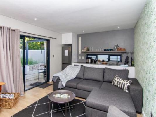 Durbanville Self Catering Apartments - Living Room
