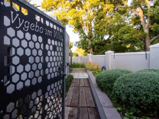 Durbanville Self Catering Apartments - Garden