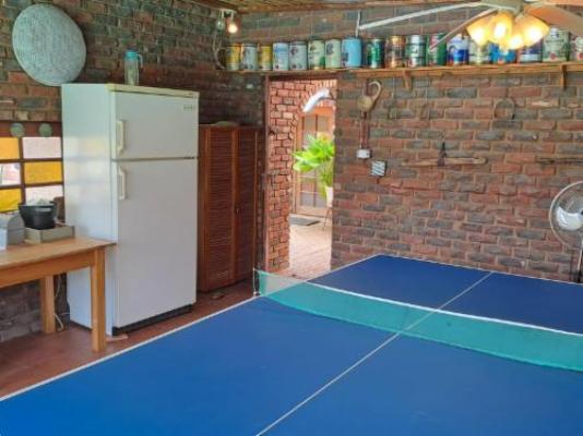 Carey 43 - Lounge or bar