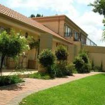 Elizabeth Lodge - 264362