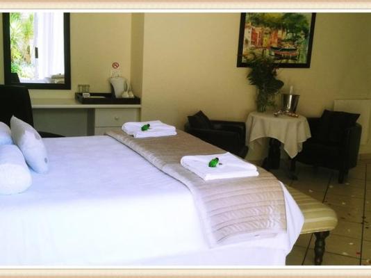 Elizabeth Lodge - 264369