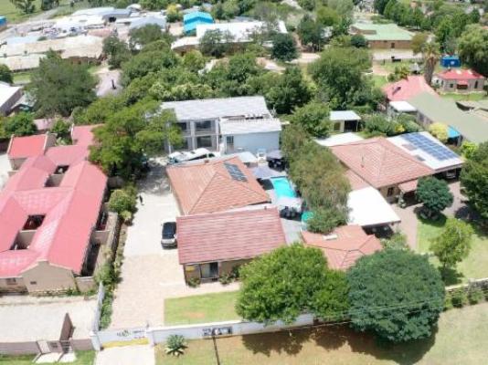 Tripple N Guest Lodge - Property / Building