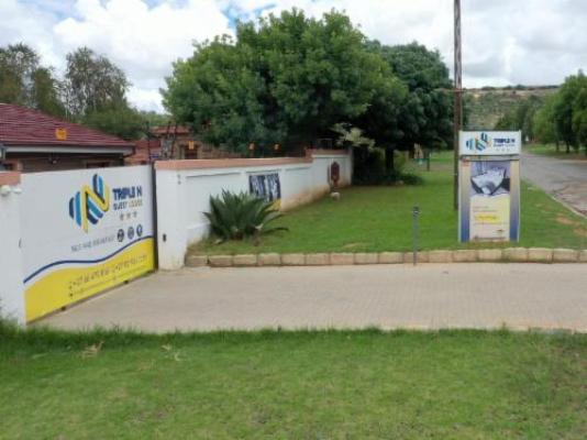 Tripple N Guest Lodge - Facade or entrance