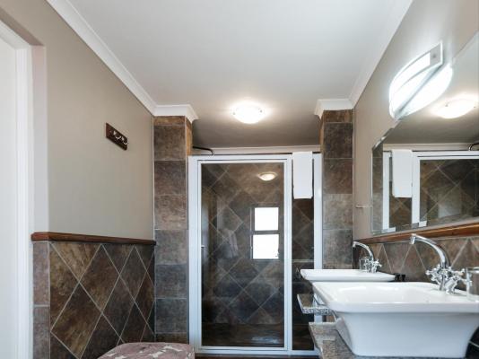 Whale Away Guest House - 264958