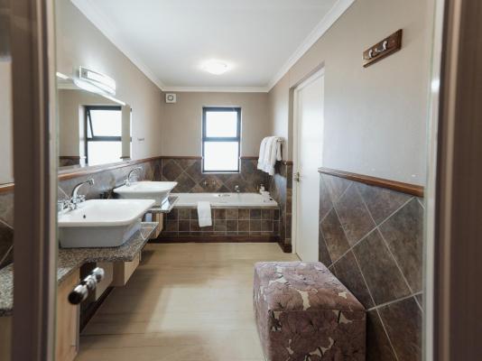 Whale Away Guest House - 264959