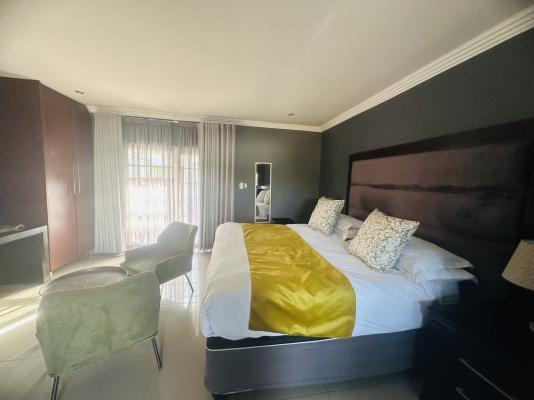 1 Oak Lodge - 265045