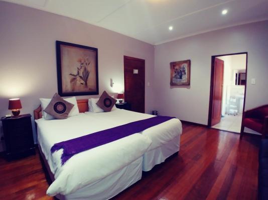 Room image 4