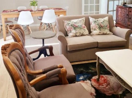 Cherry Berry Lodge - Living Room