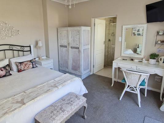 Room image 4