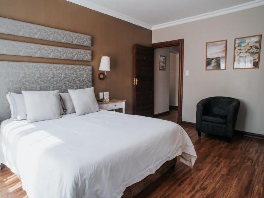 Cozy in Jozi Accommodation - 265240