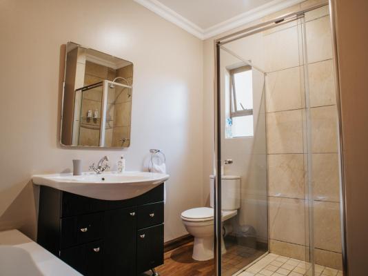 Cozy in Jozi Accommodation - 265242