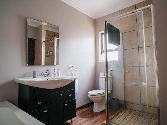Cozy in Jozi Accommodation - 265257