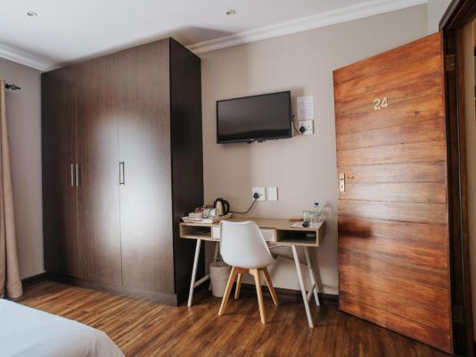 Room image 6
