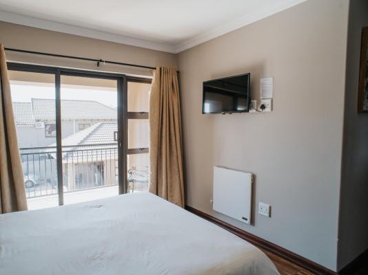 Cozy in Jozi Accommodation - 265284