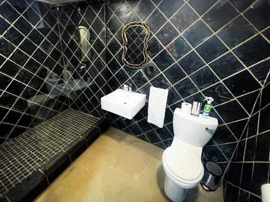 Room image 8