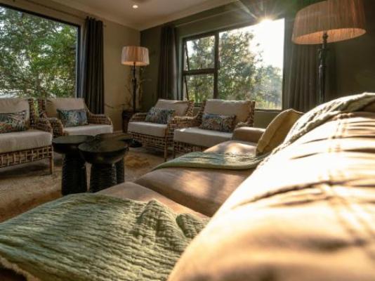 Hill Top House - Living Room