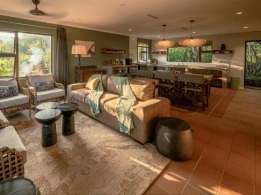 Hill Top House - Dining area