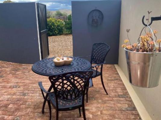 Oolyfie - Seating area
