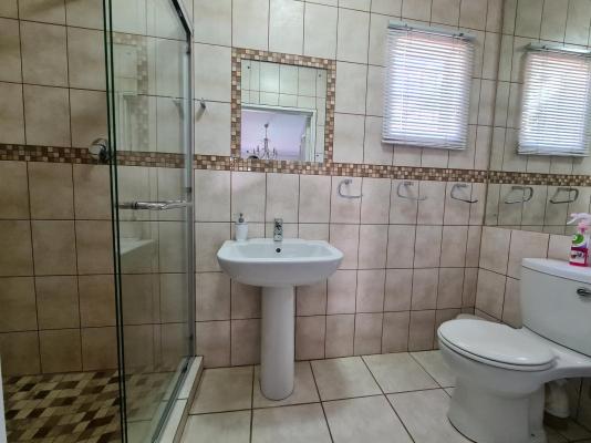 Room image 1