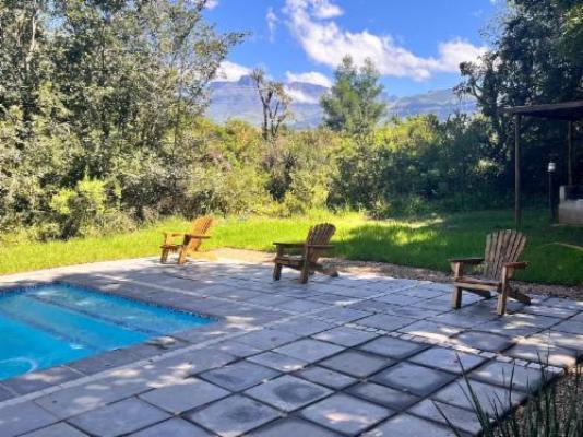 Inkosana Berg Lodge - Swimming pool