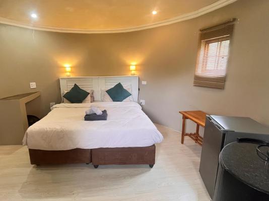 Room image 4