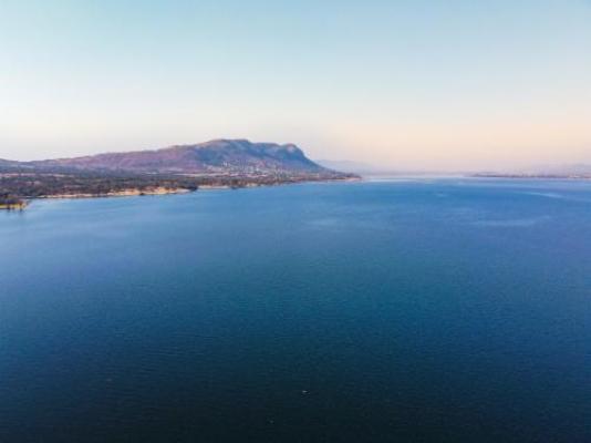 Leopard Lodge - Lake view