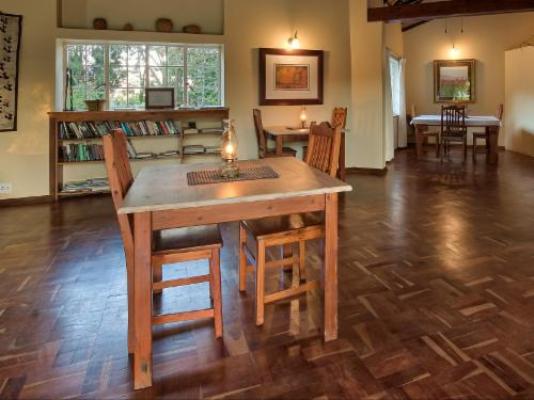 Seringa Lodge & Safaris - Dining area