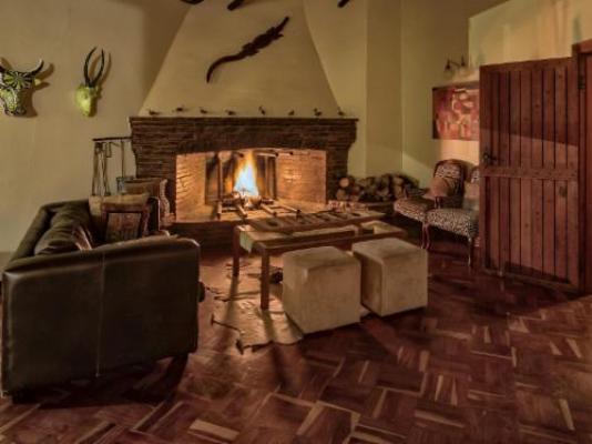 Seringa Lodge & Safaris - Communal lounge/ TV room