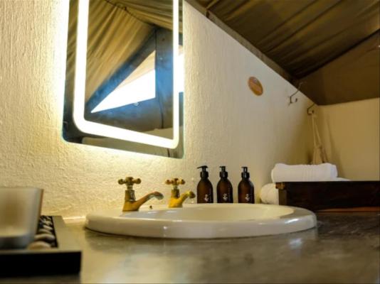 Room image 1