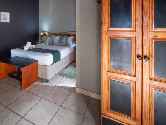 Room image 6