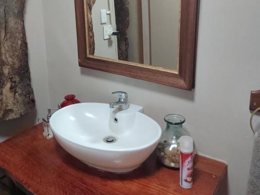 Room image 3