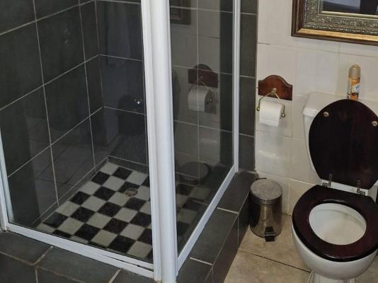 Room image 1