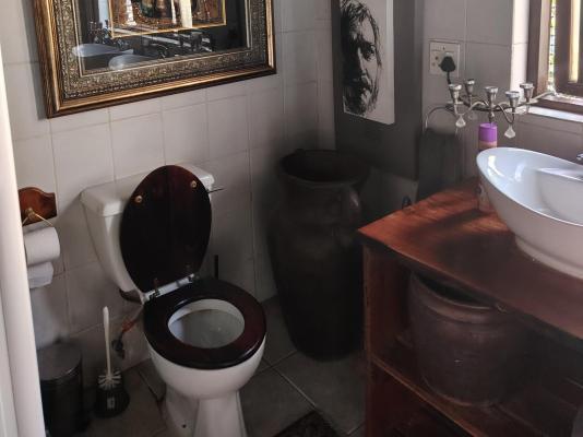 Room image 4