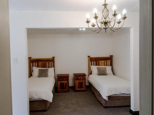 Room image 1