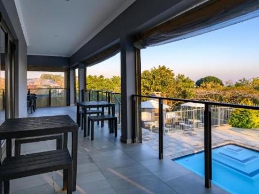 Montrose BnB - Swimming pool