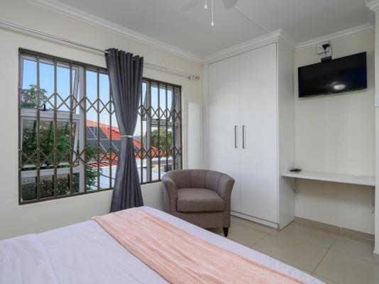 Room image 5